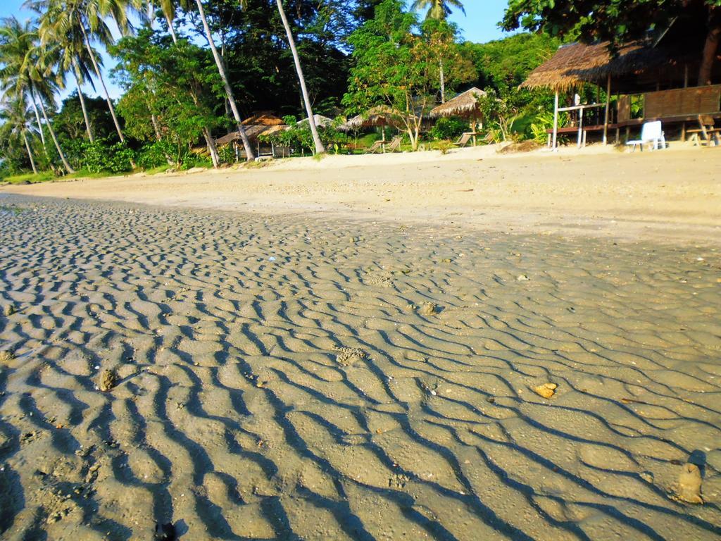 Tapik Beach Park Guest House El Nido Exteriör bild
